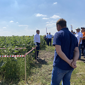Фотогалерея Оперативные посещения производственных площадок Syngenta и демонстрация высокоэффективной посевной и почвообрабатывающей техники HORSCH на базе ООО "СП Ашкадарский" в Мелеузовском районе.